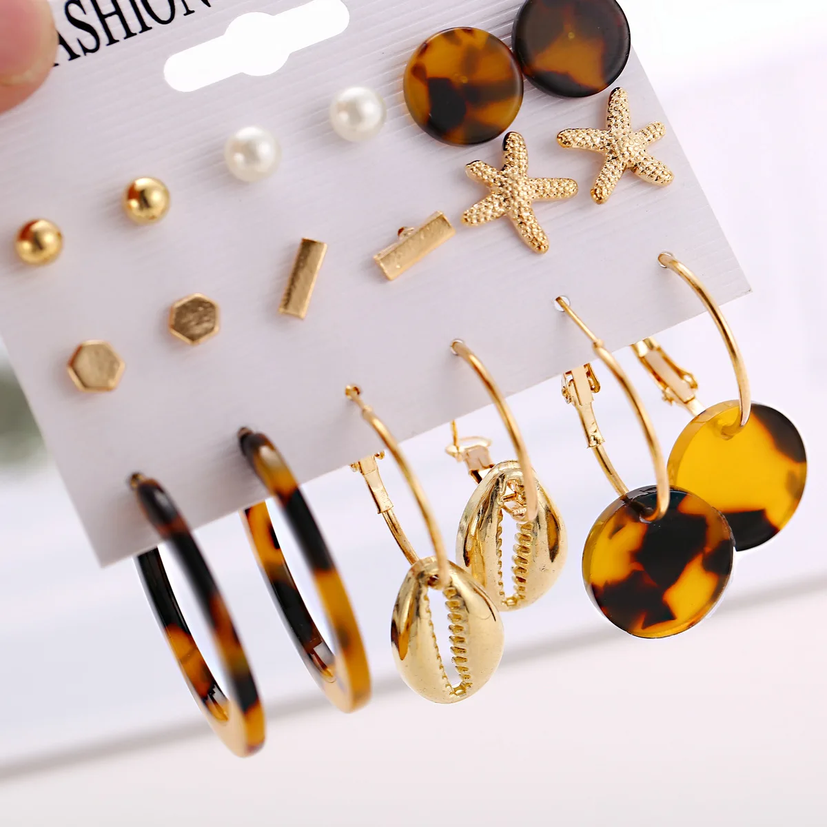 

Boho Shell Stud Earrings Set for Women Fashion Pearl Rhinestone Starfish Butterfly Heart Circle Acrylic Dangle Drop Jewelry Gift
