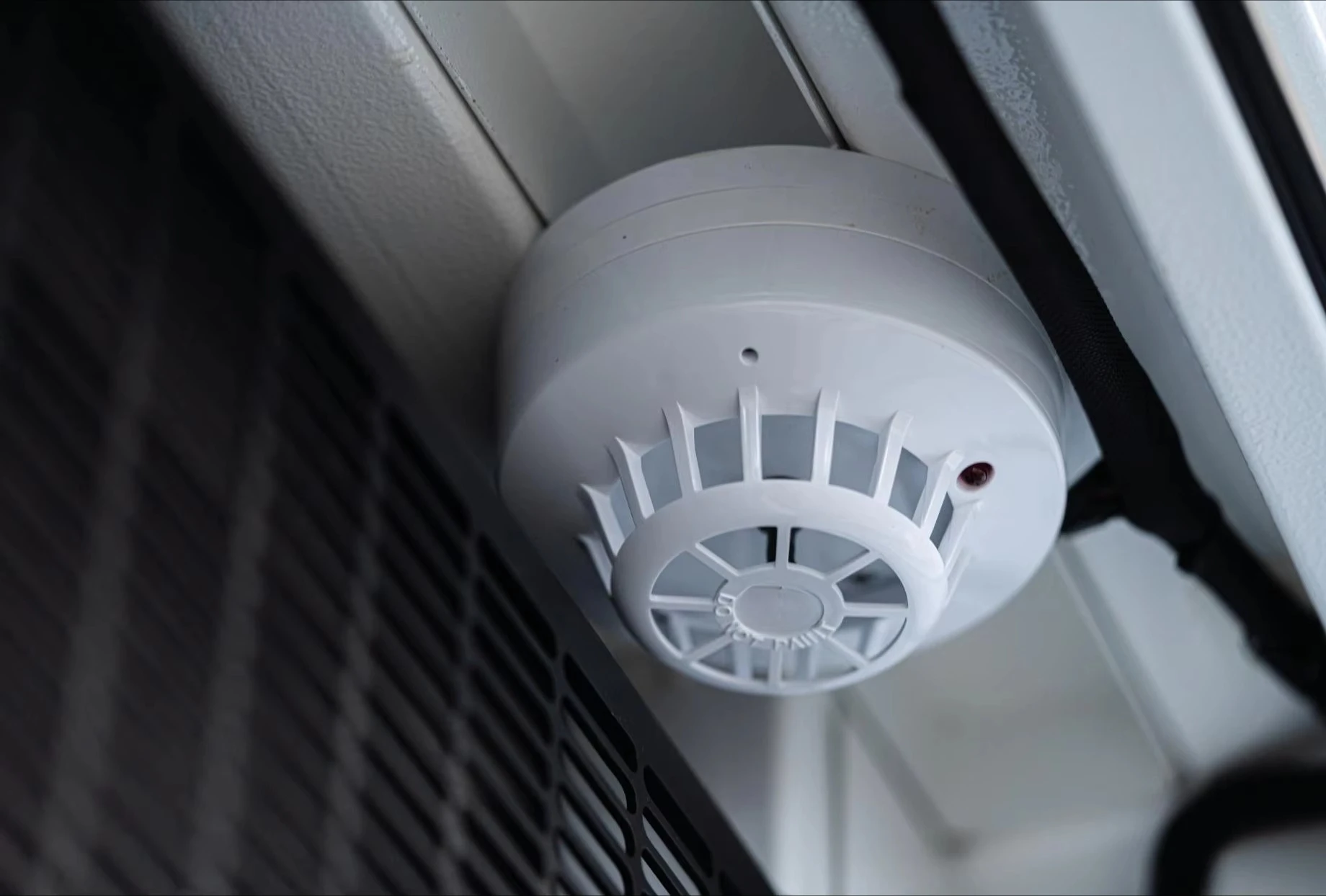 Фото ELECNOVA ECO-E241WP-2A Универсальная система накопления энергии с воздушным охлаждением (ESS-шкаф) для зарядных станций электромобилей №4