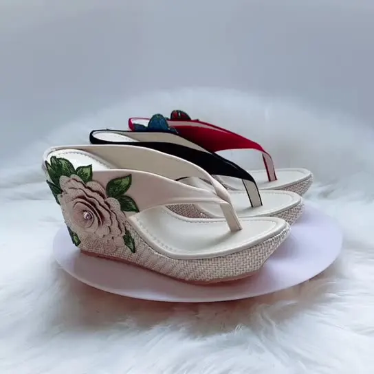 

Женские шлепанцы на танкетке, танкетка из ПУ кожи, большие размеры