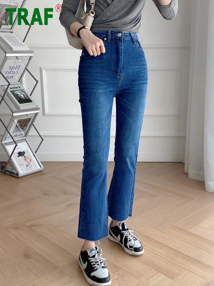 

TRAF Blue Flare Jeans Woman High Waist Denim Trousers Women Fashion Streetwear Cropped Jeans Summer Boyfriend Jeans for Women