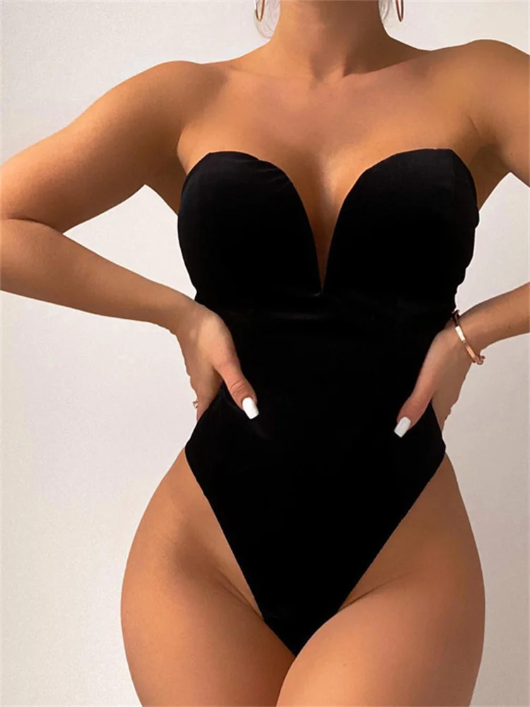 Женское боди с открытыми плечами и открытой спиной без бретелек |