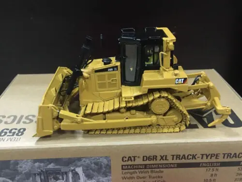 

Caterpillar Cat D6R XL Track-Type Tractor 1:50 Scale Metal Model By DieCast Masters DM85910 New in Box