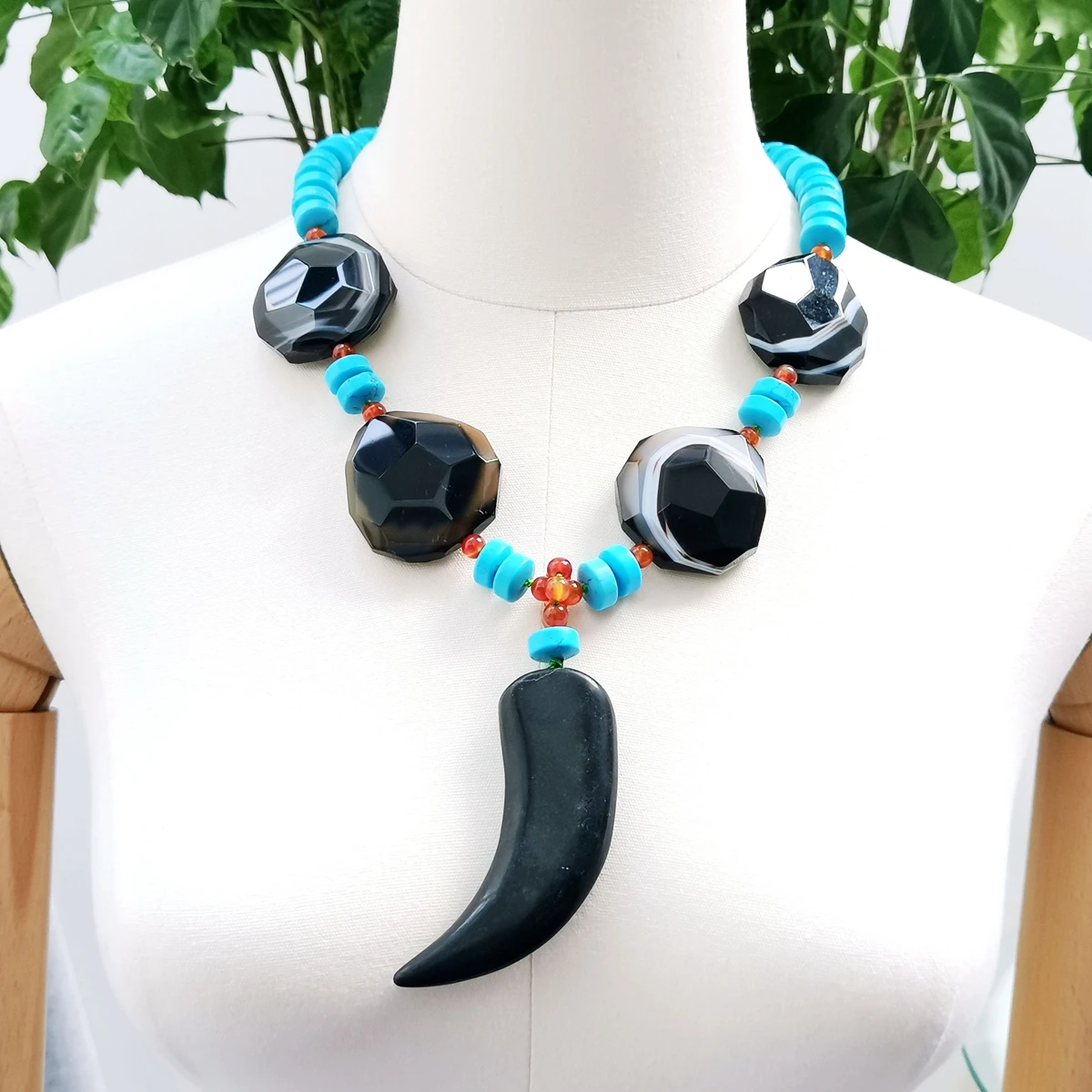 

Lii Ji Blue Black Necklace Onyx Turquoise Agate Necklace Black Jades Pendant 56cm Stock Sale Women Jewelry Gift