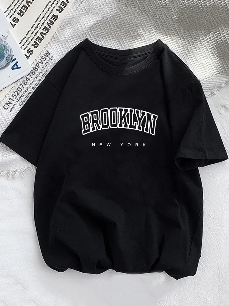Футболка женская с принтом и надписью Brooklyn Y2K