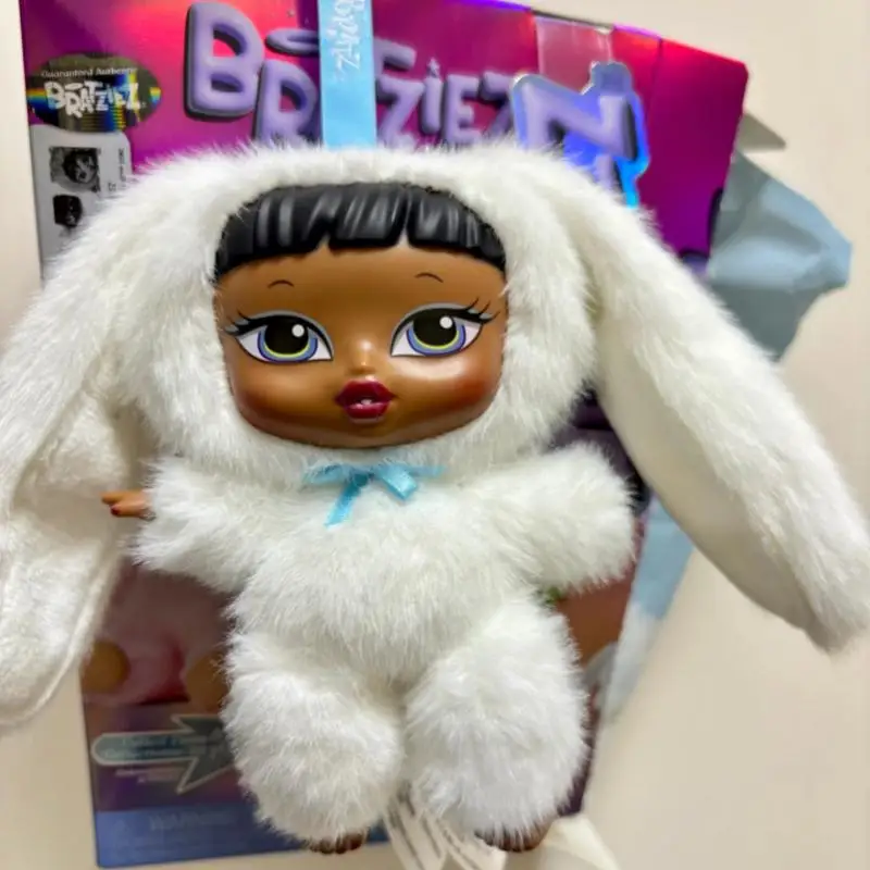 Фото Оригинальные плюшевые куклы Miniverse Bratz Iconz в серии Blind Box: подвеска, брелок, милый кукольный сувенир, коллекционный подарок на день рождения №5