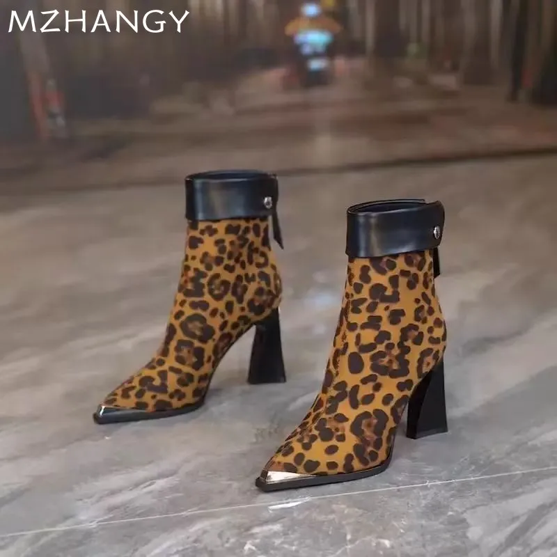 Женские замшевые ботинки-челси на высоком каблуке с острым носком