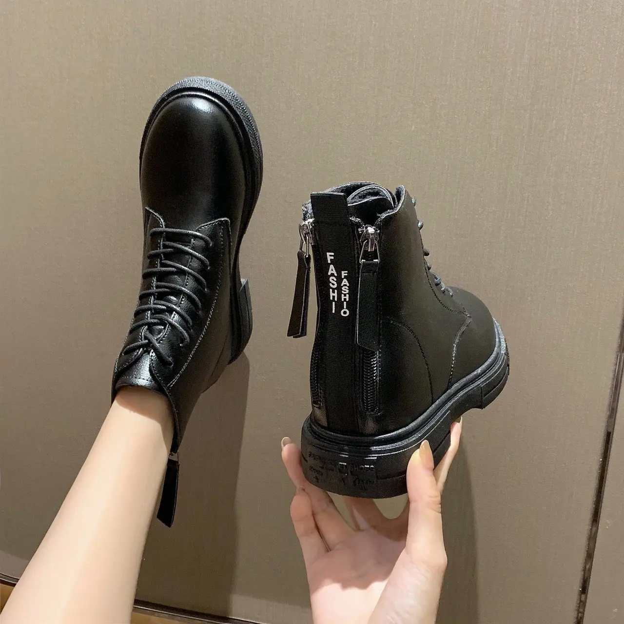 

Women Army Combat Ankle Boots Woman Lace Up Shoes Gothic Sock Platform Leather Chunky Heels Fashion Botas Mujer