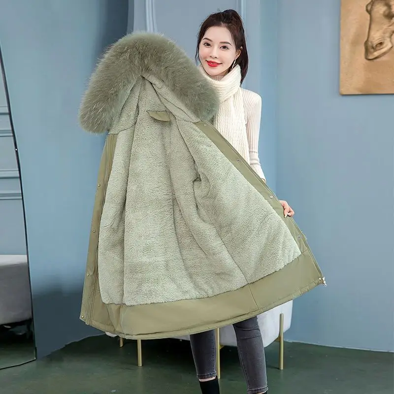 The plush and thickened style overcame the women's medium and long overcoat, winter down cotton coat, new winter cotton coat in
