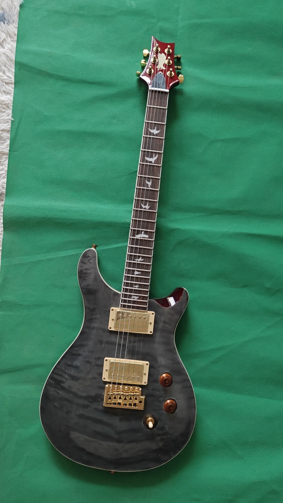 

Customization Gray P Electric Guitar With Chrome Hardware Good Quality