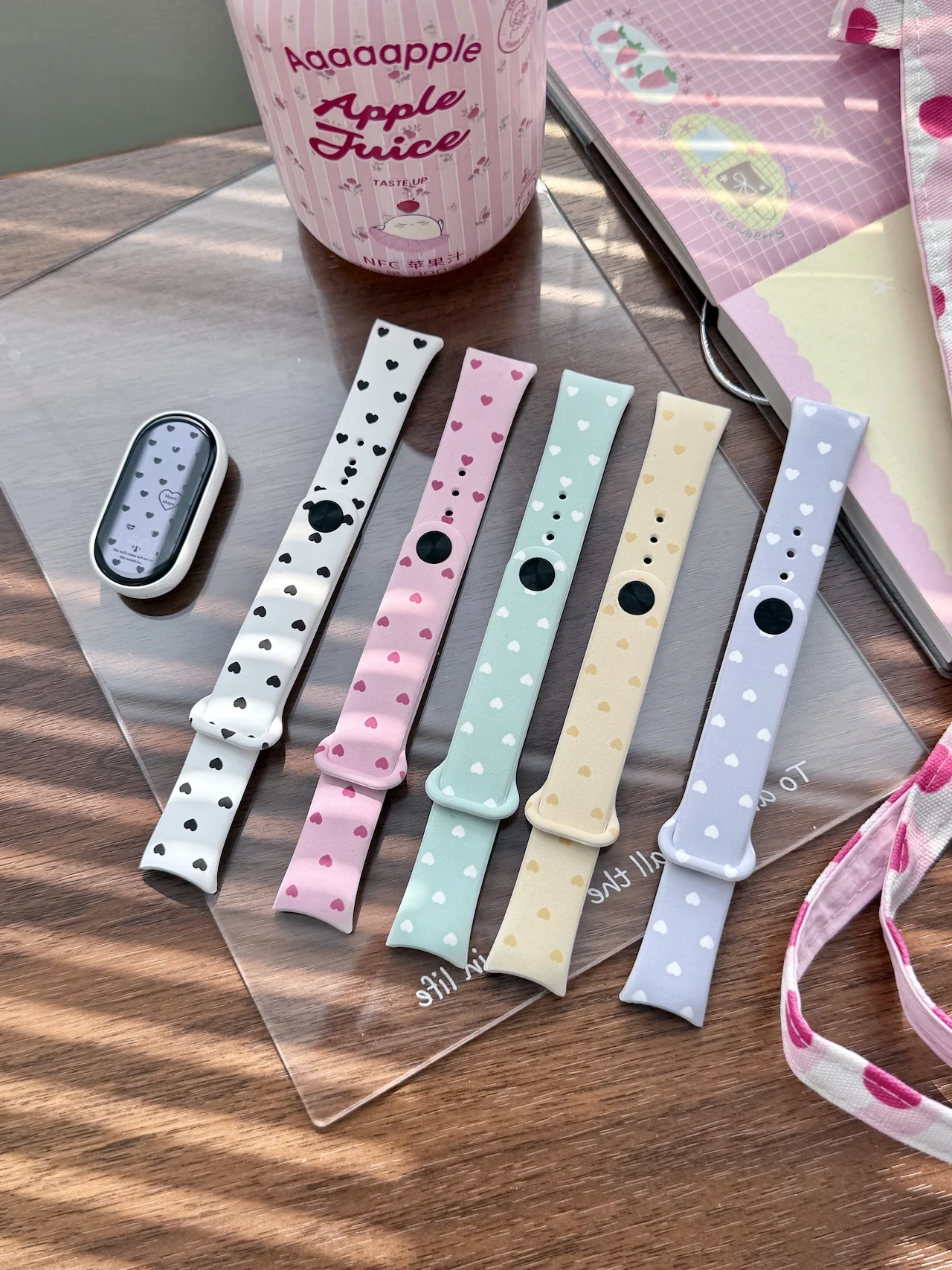 Фото Силиконовый ремешок Pastel Mini Heart для Xiaomi Band 8, 9, 10, Macaron Tiny Heart, приятный для кожи спортивный аксессуар для девочек-подростков №1