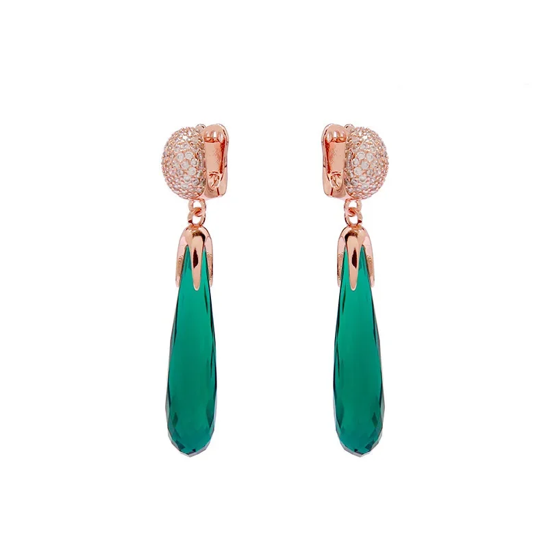 Серьги с зеленым камнем Quan Yin в этническом стиле и кристаллами бриллиантов