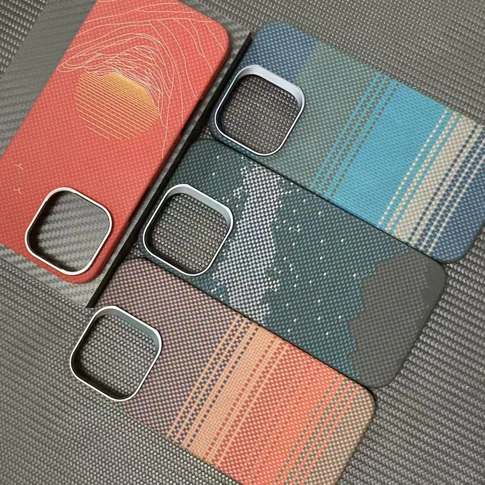 Магнитный чехол Magsafe для iPhone 16 Pro Max из настоящего углеродного волокна цветной