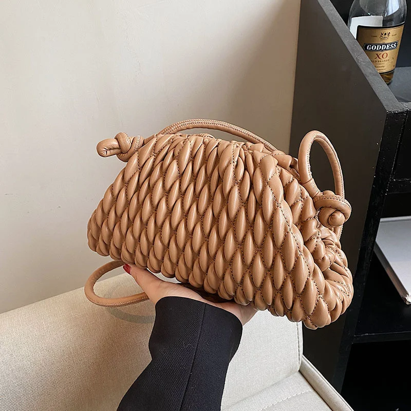 

Designer Luxury Bag Thread Cloud Pouch Handbags And Purses 2023 Chic Messenger Shoulder Crossbody Bags For Women