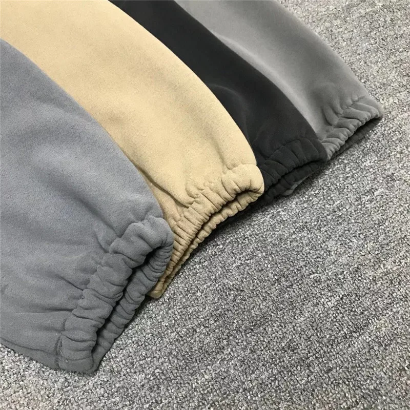 Рисунок 4 - Однотонные спортивные брюки для мужчин и женщин