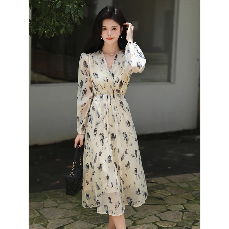 

Chiffon Dress 2023 New Korean Version Fashionable V-neck Long Skirt Elegant Loose Ink Painting Women Long Sleeves Dress T707