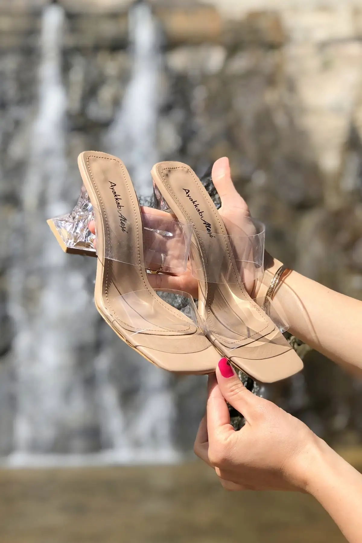 

Женская прозрачная обувь на каблуке телесного цвета 1209