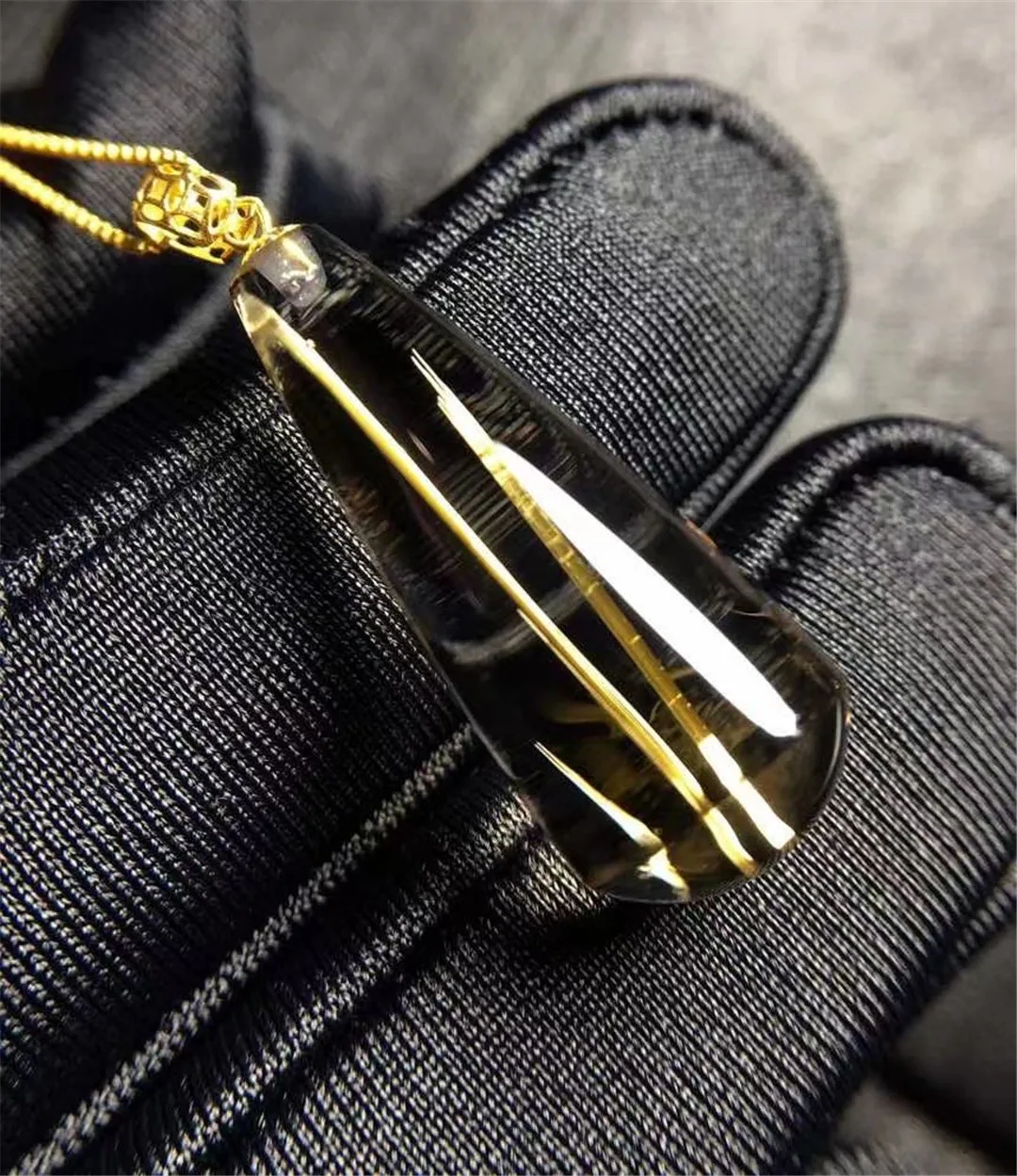 

Genuine Natural Gold Rutilated Quartz Pendant Necklace Jewelry Woman Man Wealth Crystal Gift 24x9mm Clear Beads 18K Gold AAAAA