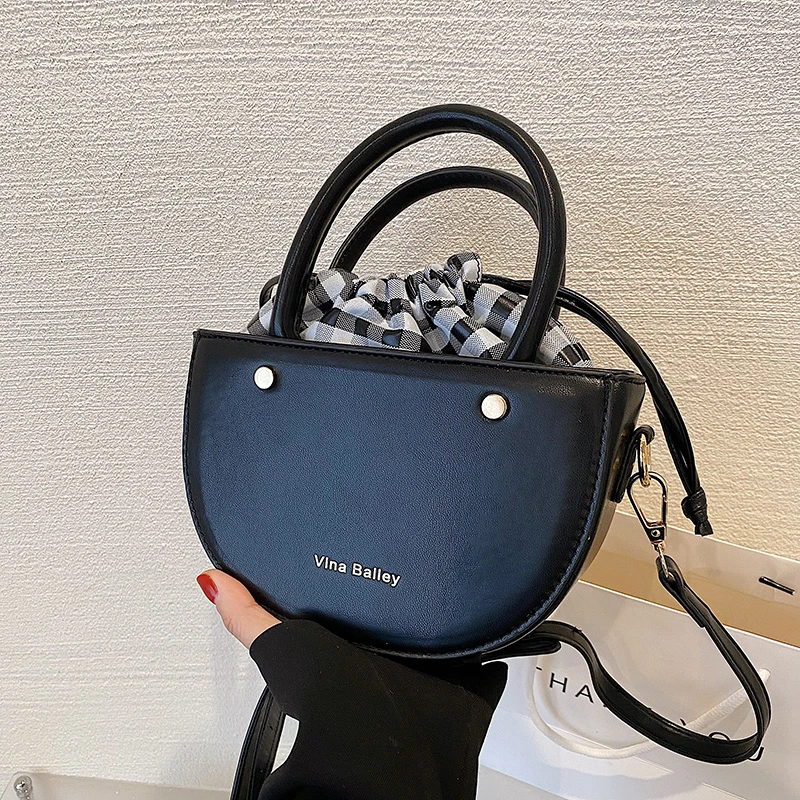 

2022 New Trendy All-match Messenger Bag High Quality Ladies Pleated Handbag Fashion Retro Shoulder Bag Net Red Bucket Bag Women