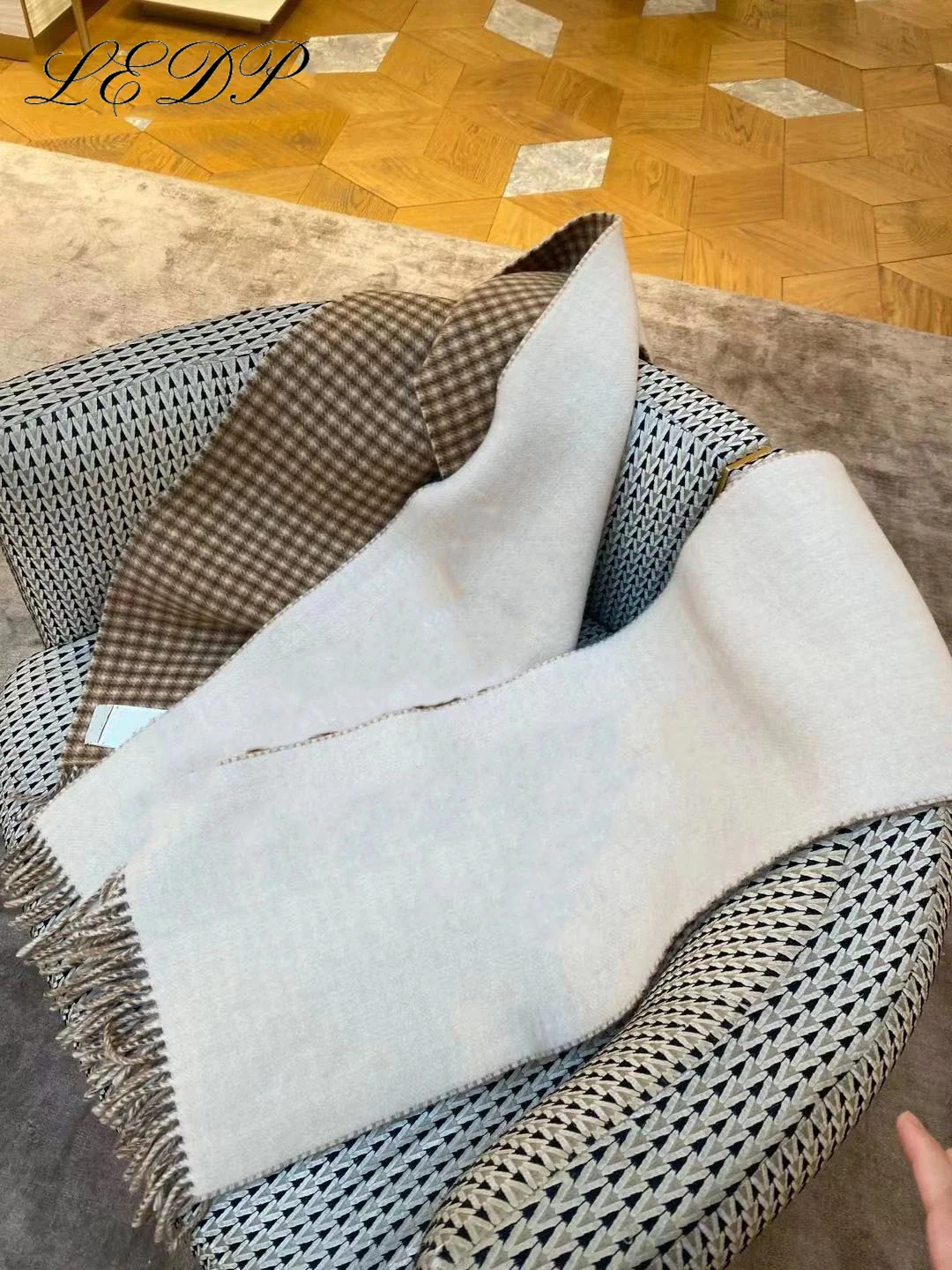 

Women's Scarf Shawl New Long Scarf Female Double-Sided Jacquard Fringe Brown Plaid Scarf Thickened Shawl Winter