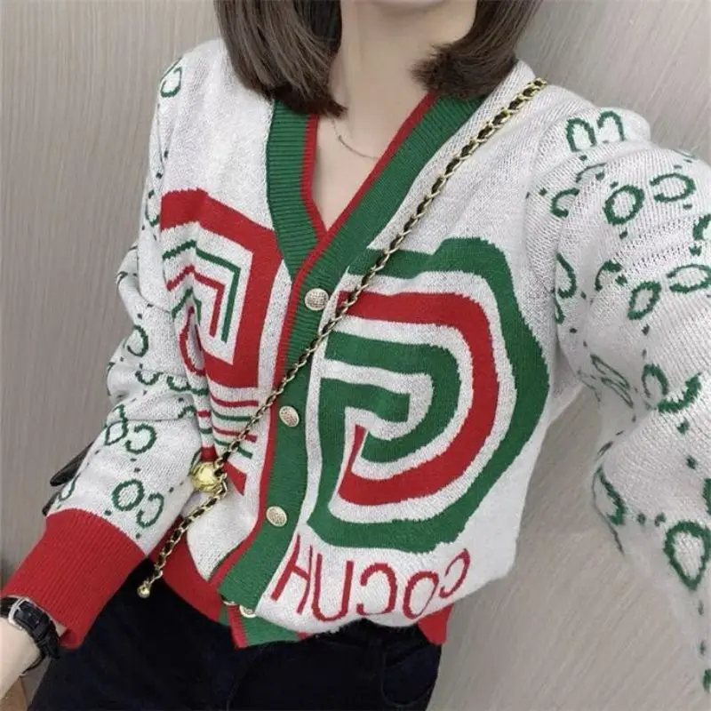 

Spring 2022 Summer Women V-Neck Bees Jacquard Patchwork Single-Breasted Long Sleeve Kniting Cardigan Sweater Ladies Sweater Coat