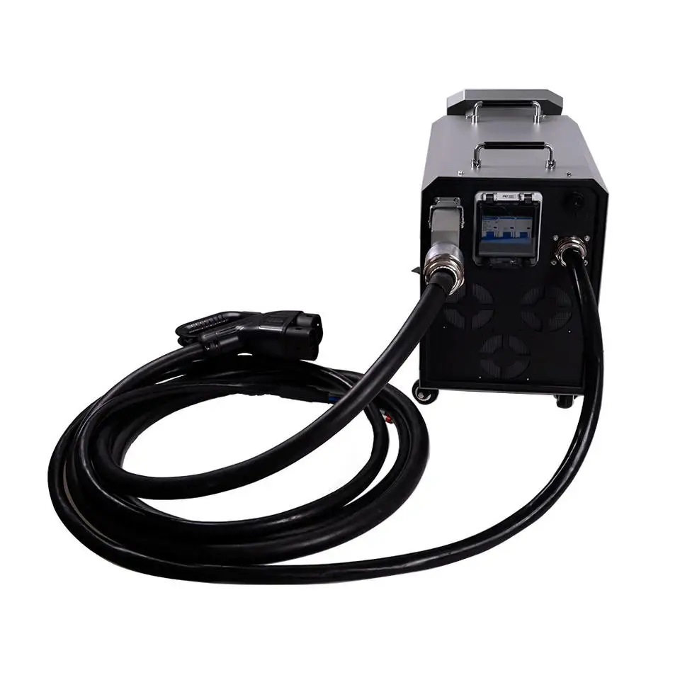 Рисунок 2 - Портативное умное зарядное устройство CCS2 CCS1