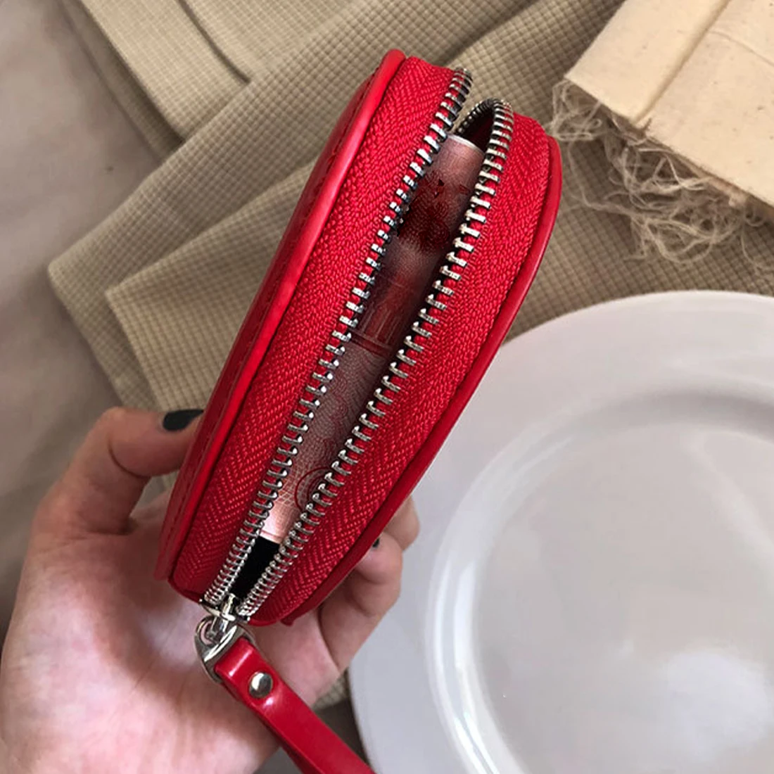 Girls Heart Purse Cute Red Love Coin Pouch Small Zipper Handbag Female Casual Portable Mini PU Card Bag With Short Handle Belt