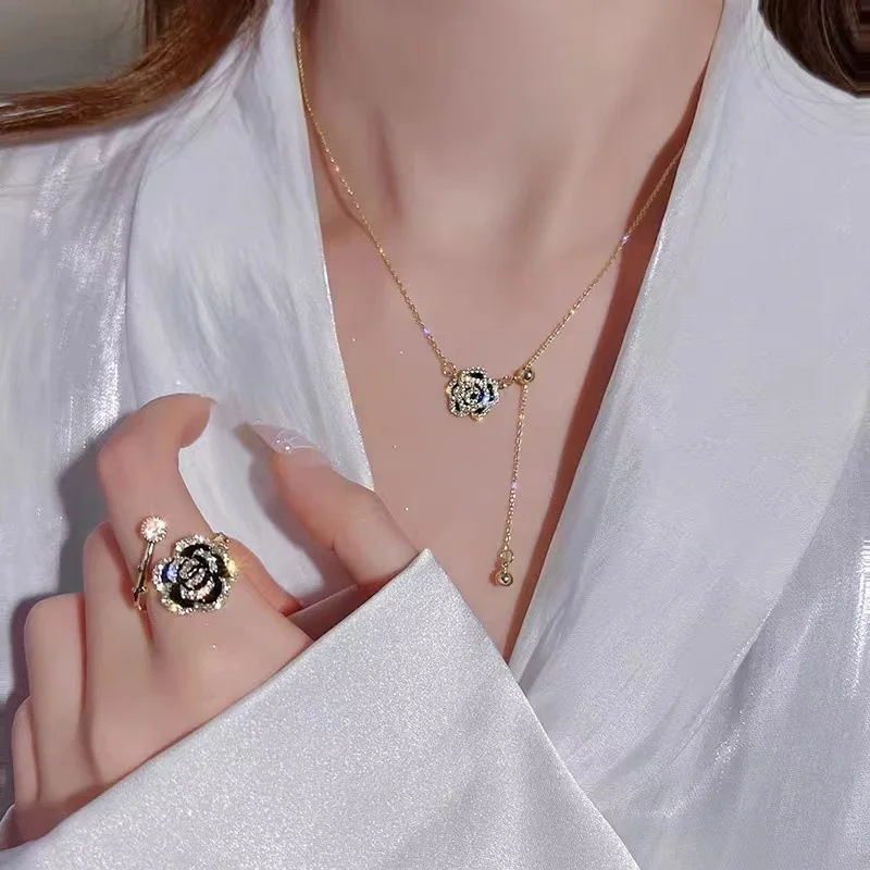 

Pull-out Diamond-set Black Camellia Necklace Women's Crowd Light Luxury Floral Pendant Collarbone Chain Necklace Set