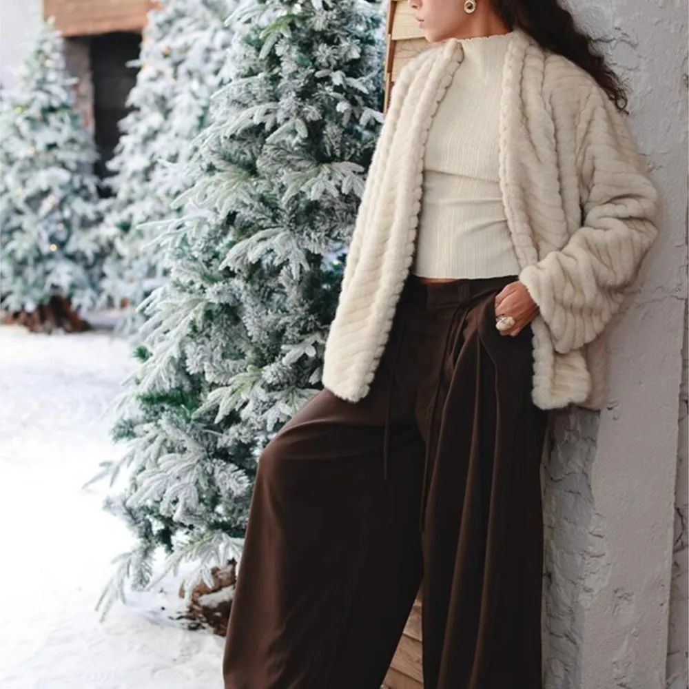 2-цветное зимнее пальто с тиснением волнистой полосой и норковым искусственным