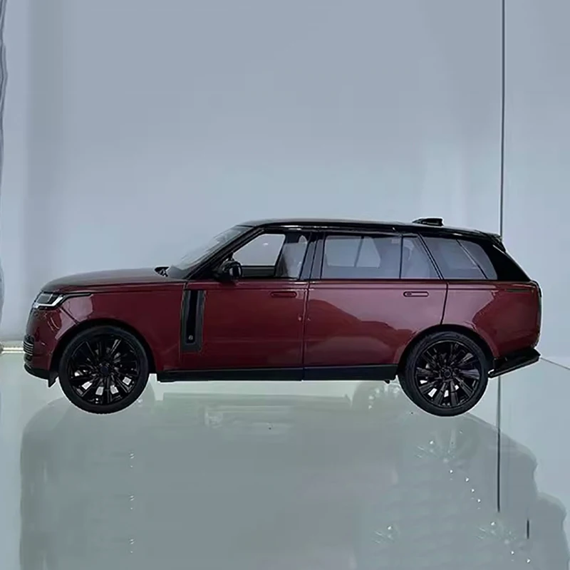 ЖК-дисплей 1:18 RangeRover SV2022
