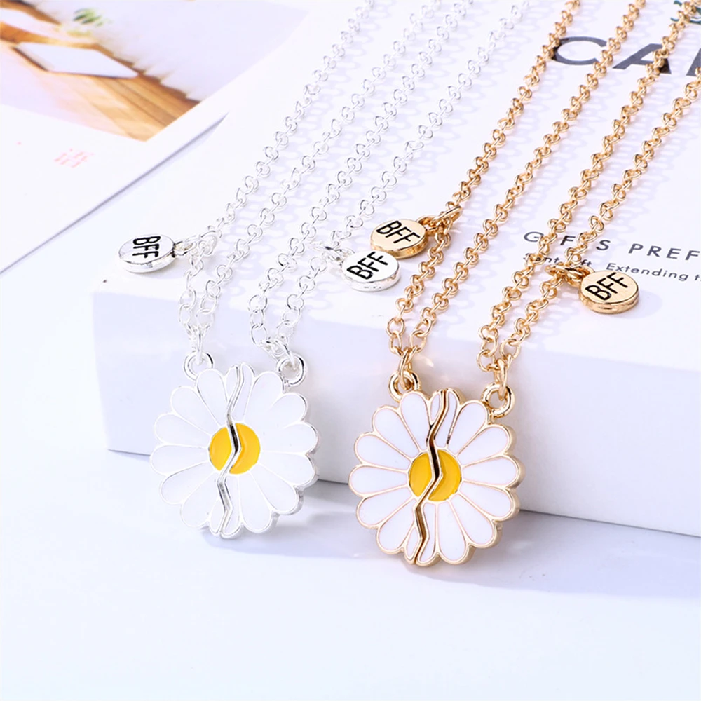 

2pcs Stitching Daisy Pandent Necklaces for Women Korean Elegant Flower Clavicle Chain Firendship Choker Dripping Oil BFF Jewelry