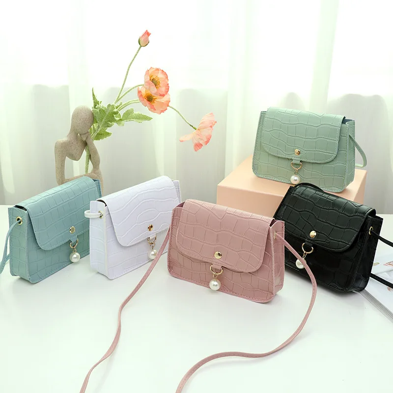 Crocodile pattern small square bag 2023 ladies bag foreign trade small bag women's bag fresh and sweet pendant crossbody bag