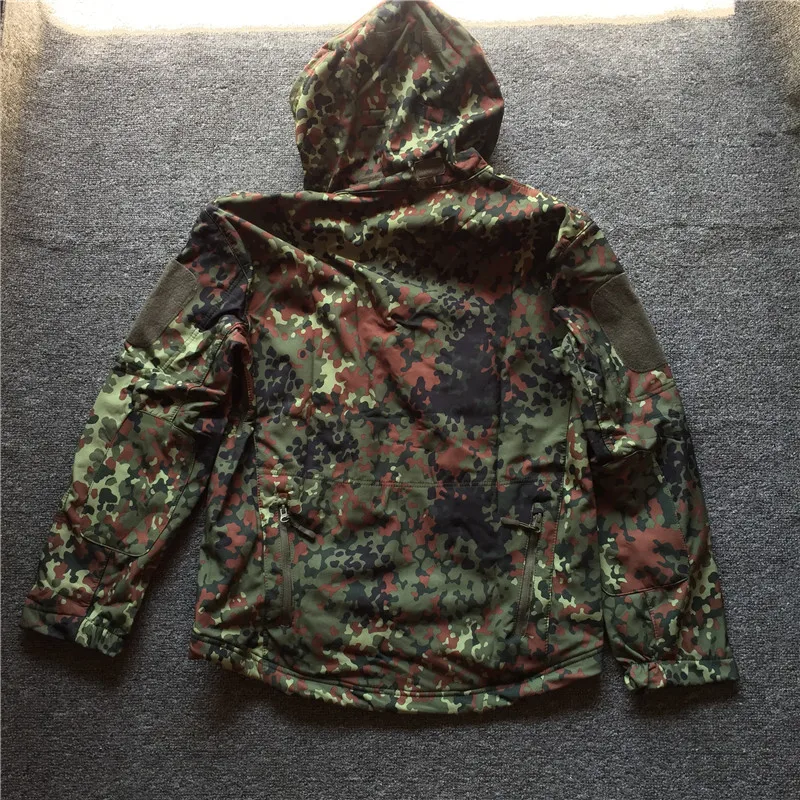 Немецкий пятнистый джунгли Soft-Shell Battle Coat Тактический флисовый плащ Forest Tad