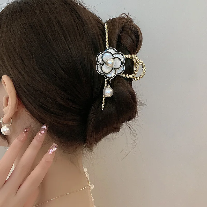 

South Korea's New Pearl Mountain Camellia Flower Clip Women's High Sense Back of Head Large Shark Clip Hairpin Hair Accessories