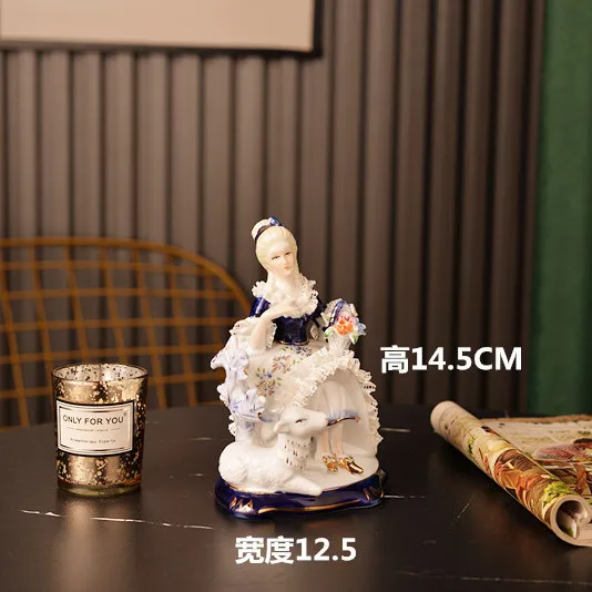 

Керамическая статуэтка