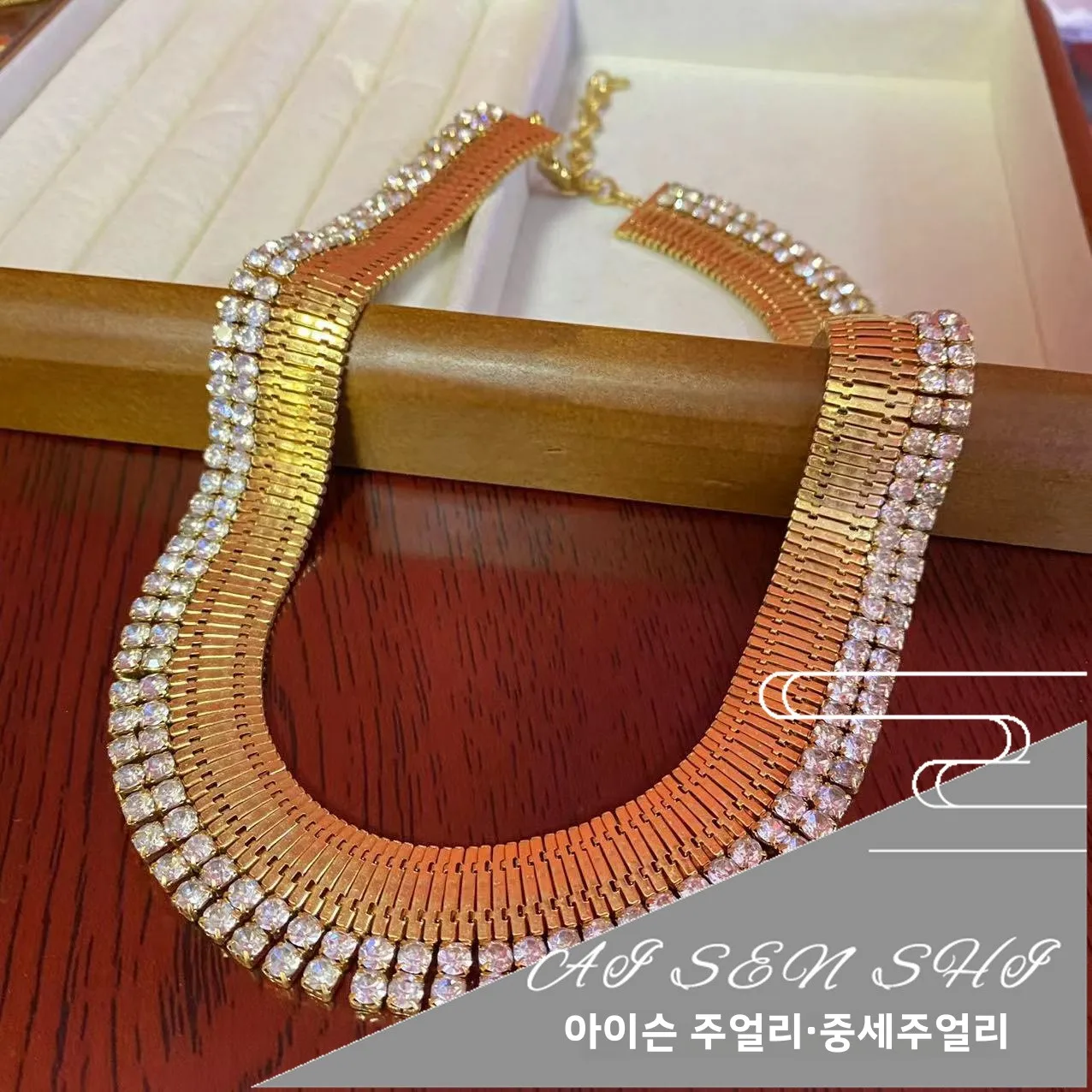 Necklace Middle Ancient Vintage Accessible Luxury Temperament Clavicle Chain Gold Wide Zircon Elegance Ancien... |