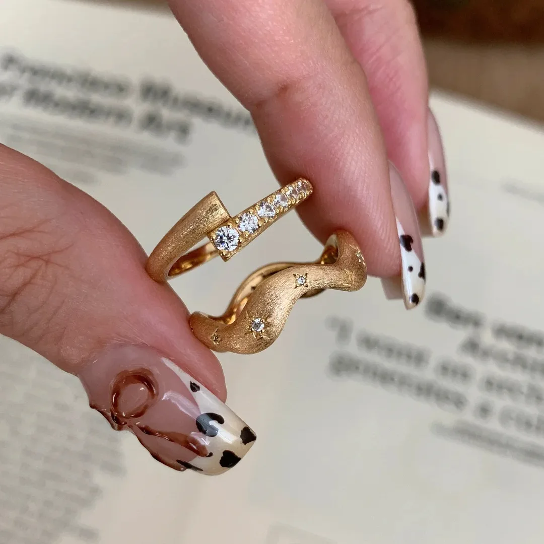 Кольцо со звездами в шахматном порядке во французском стиле ретро легкое матовое