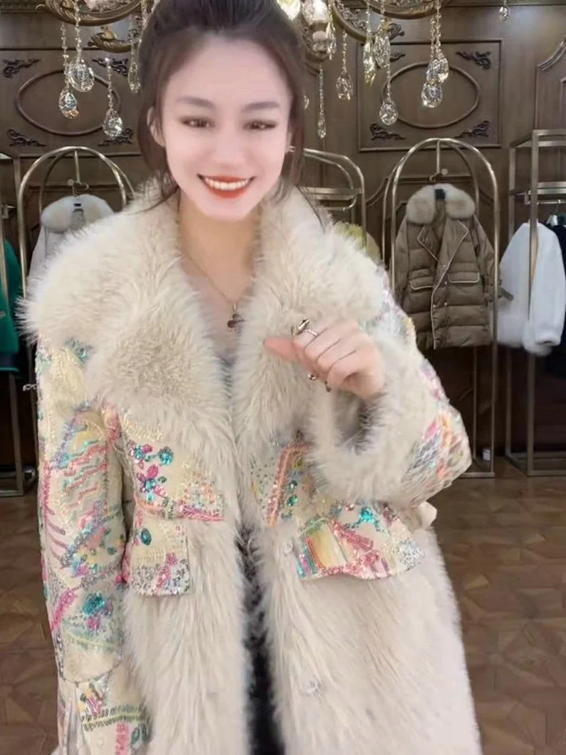 Женское шерстяное пальто средней длины свободное приталенное с блестками