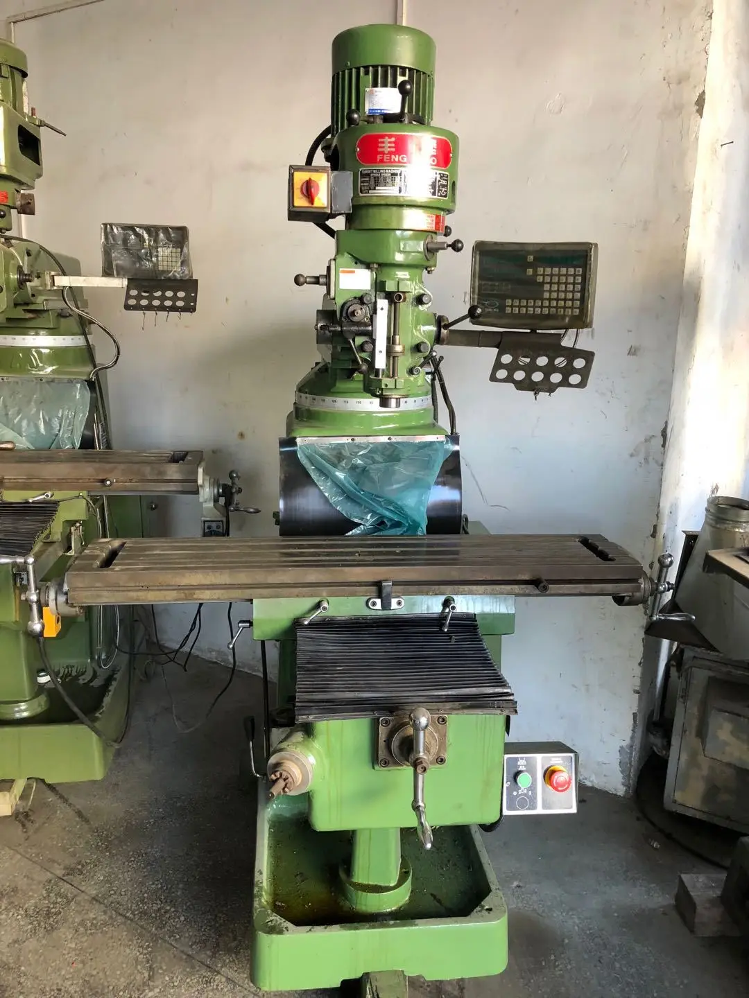 

Vertical Horizontal Turret Type Universal Used Cnc Milling Machine
