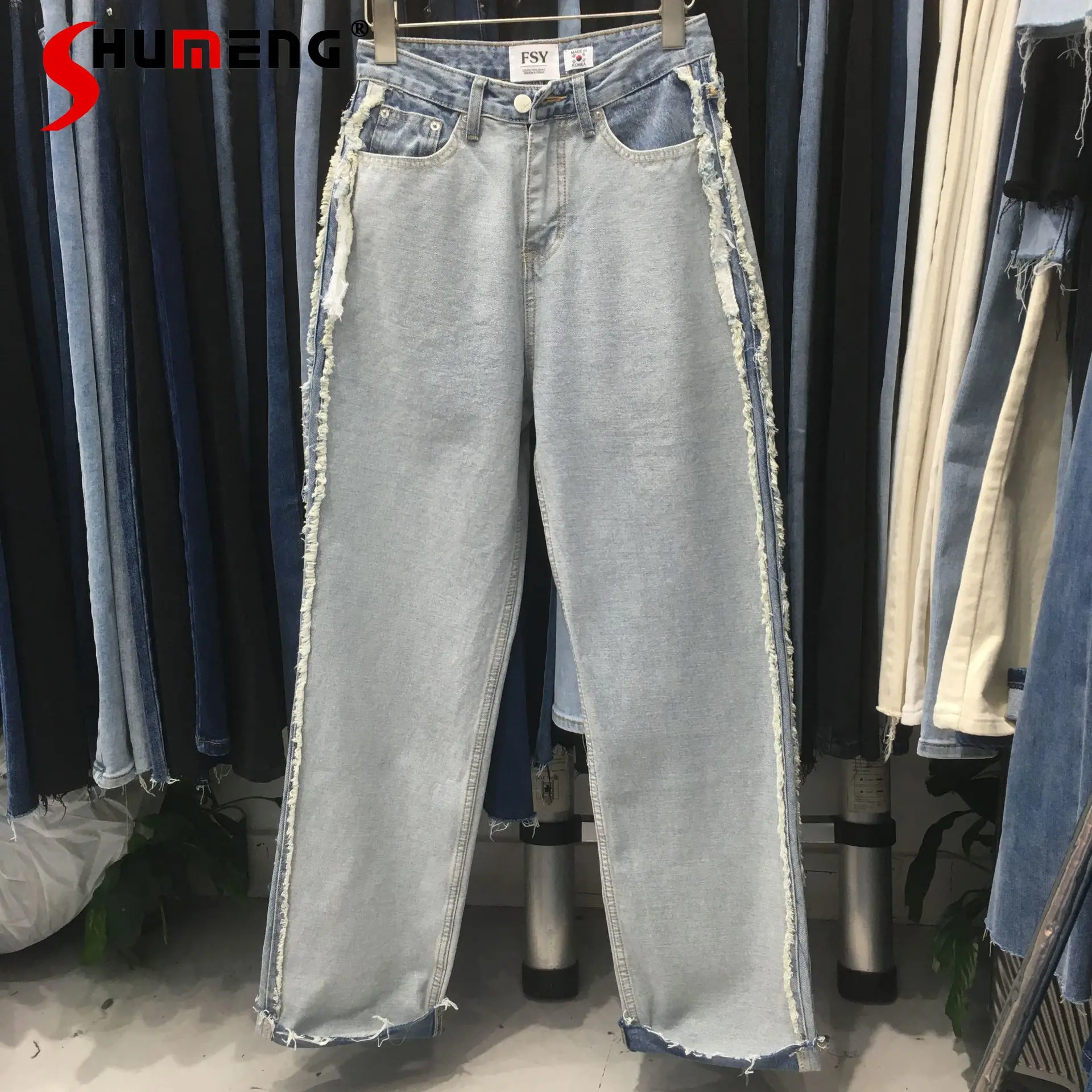 

Женские прямые джинсы контрастных цветов с высокой талией, новинка весны 2022, светло-голубые широкие брюки с необработанными краями для поху...