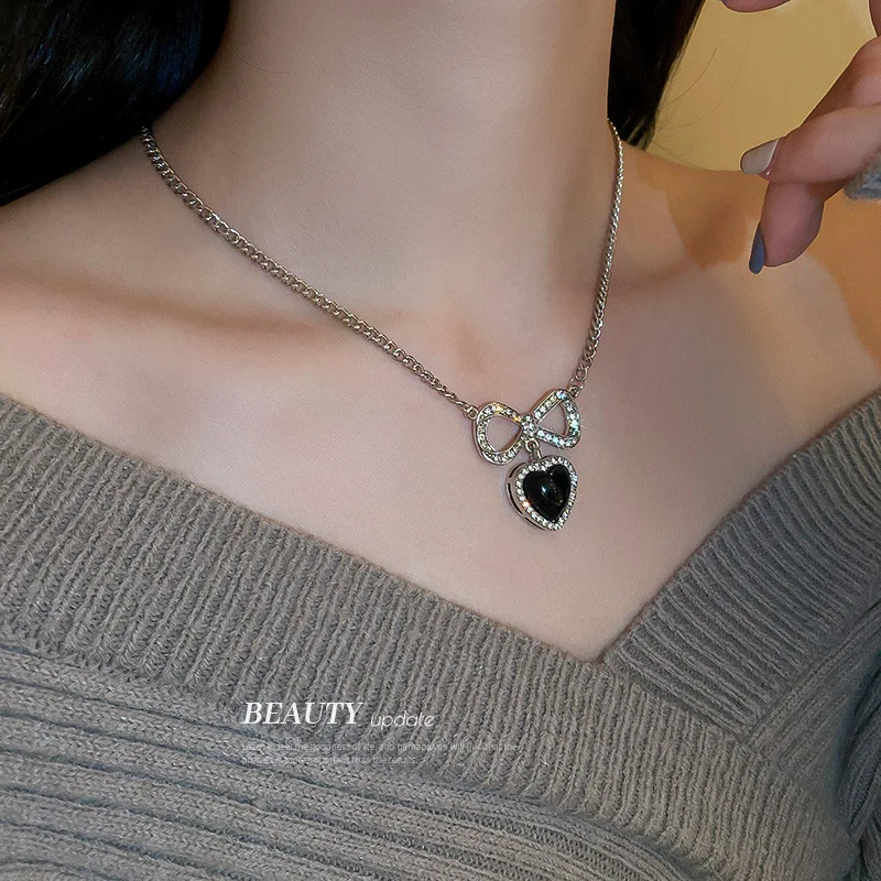 

LOVOACC Korean Stylish Shiny Rhinestone Bowknot Pendant Necklaces for Women Black Color Love Heart Choker Necklace Dropshipping