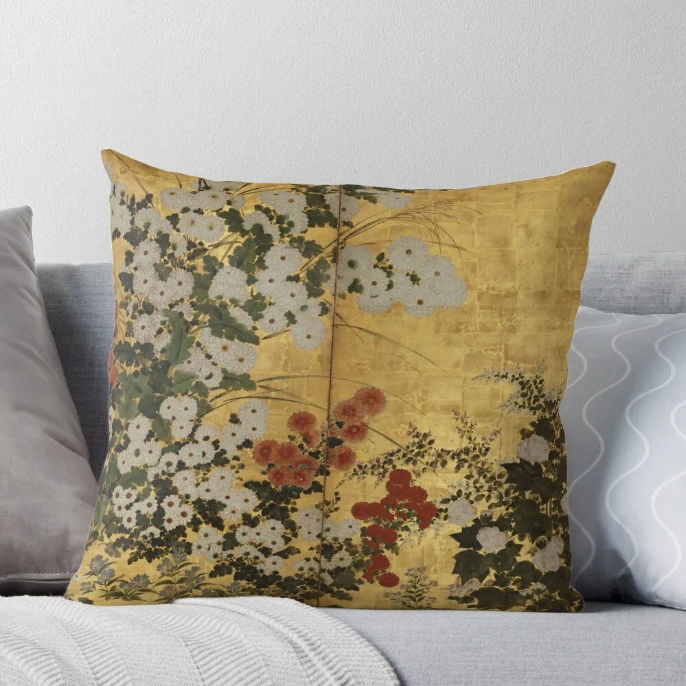 Декоративная подушка с изображением хризантем белого и красного цветов