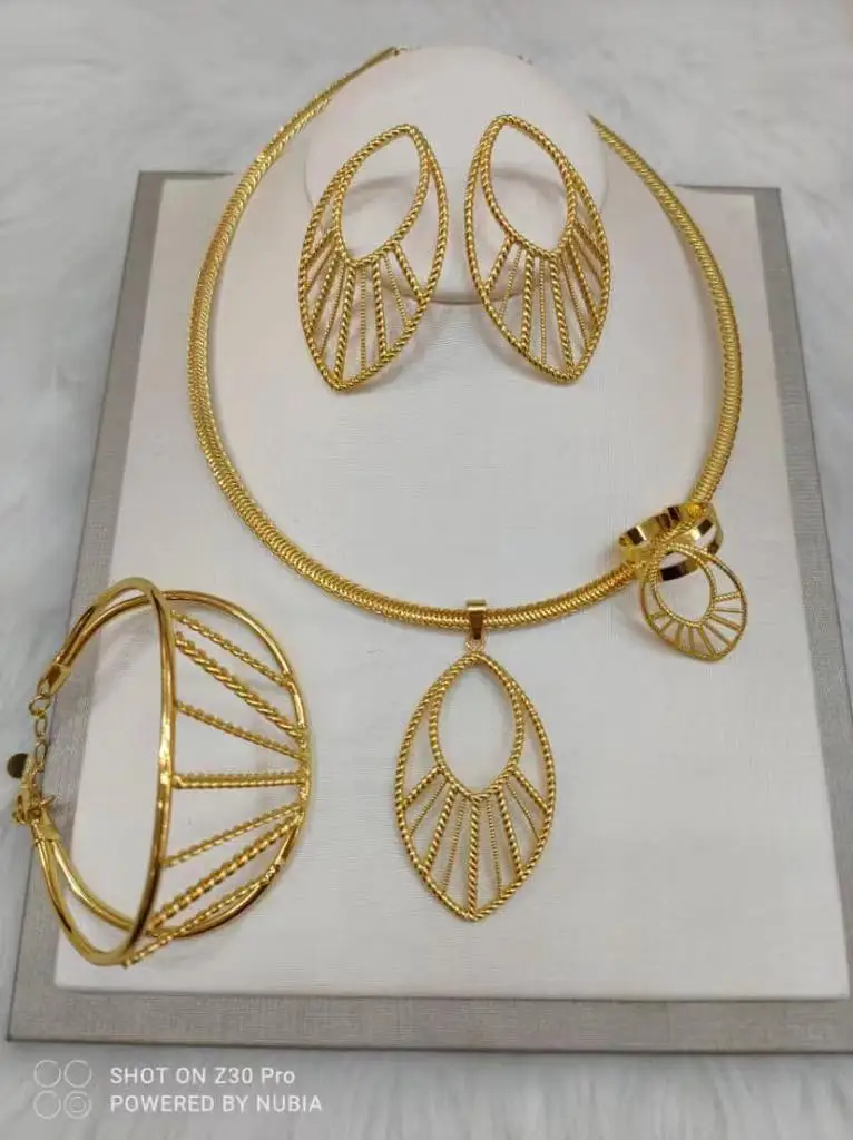 

Women Jewelry Set Luxury 4 Pcs Jewelry Set Necklace Earring Ring Bracelet Fashion Style For Women Dubai Gold Plated Jewelry Sets