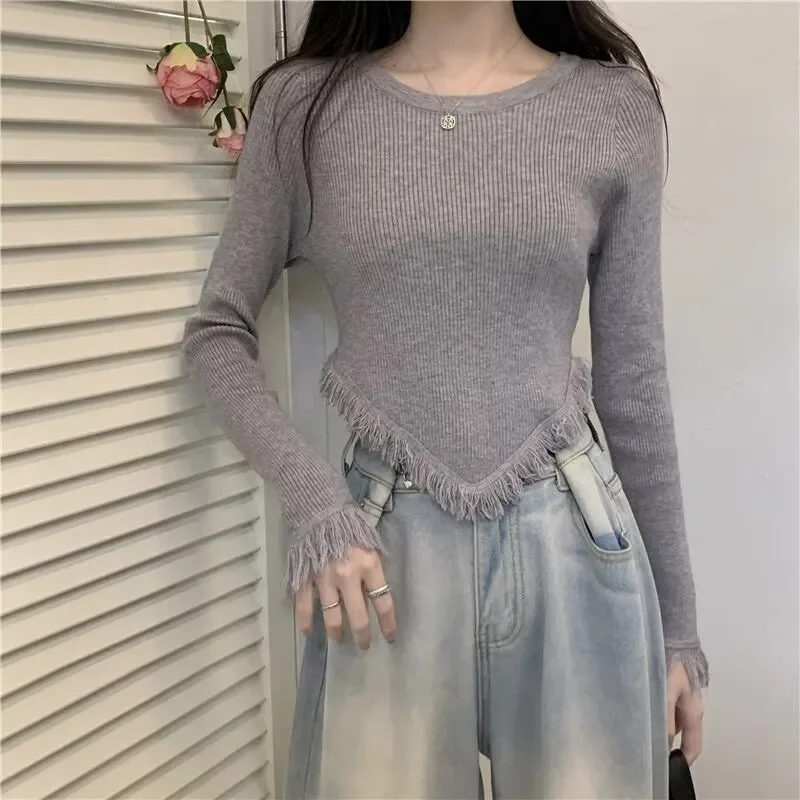 Женская футболка с длинным рукавом круглым вырезом и бахромой