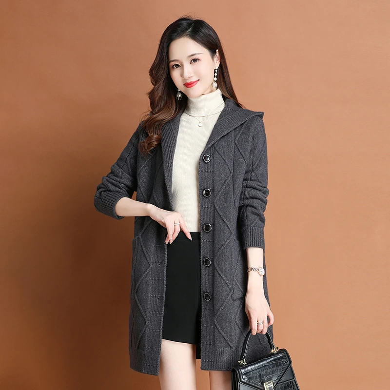 Женское трикотажное пальто с капюшоном бежевого серого и верблюжьего цветов