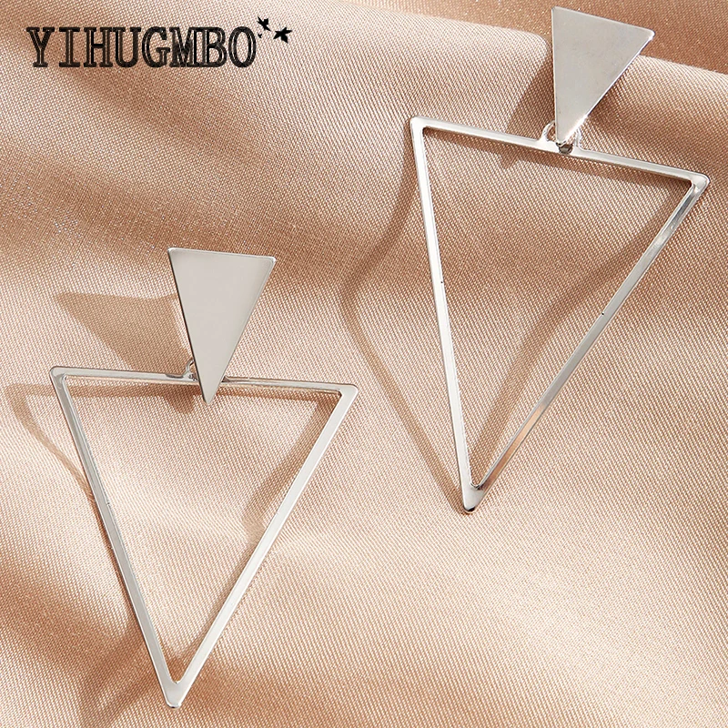 

YIHUGMBO Alloy Long Silver Triangular Earrings Geometric Gold and Silver Earrings Niche Design Feminine and Minimalist Jewelry