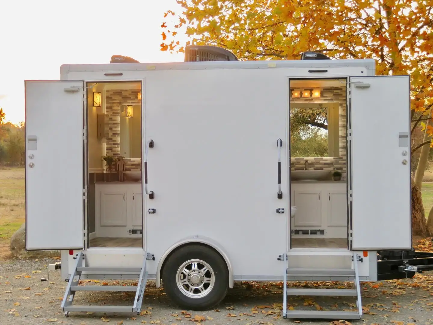 Совершенно новый мобильный туалет роскошная Настройка встроенная комната