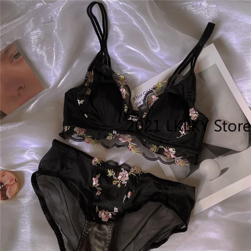 New high-end lace embroidered flower thin cup French comfortable no steel ring breathable side incoming bra underwear set