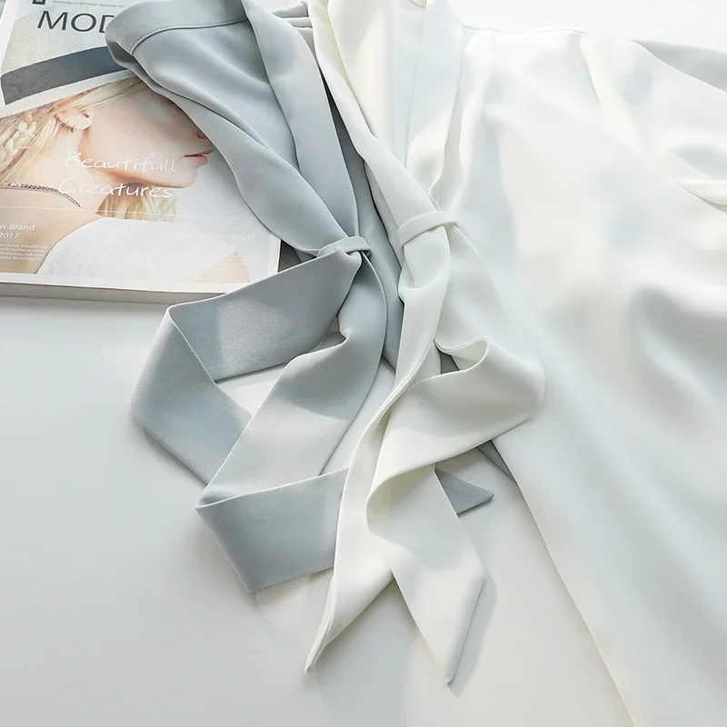 Элегантная женская рубашка с v-образным вырезом и длинными рукавами осенняя