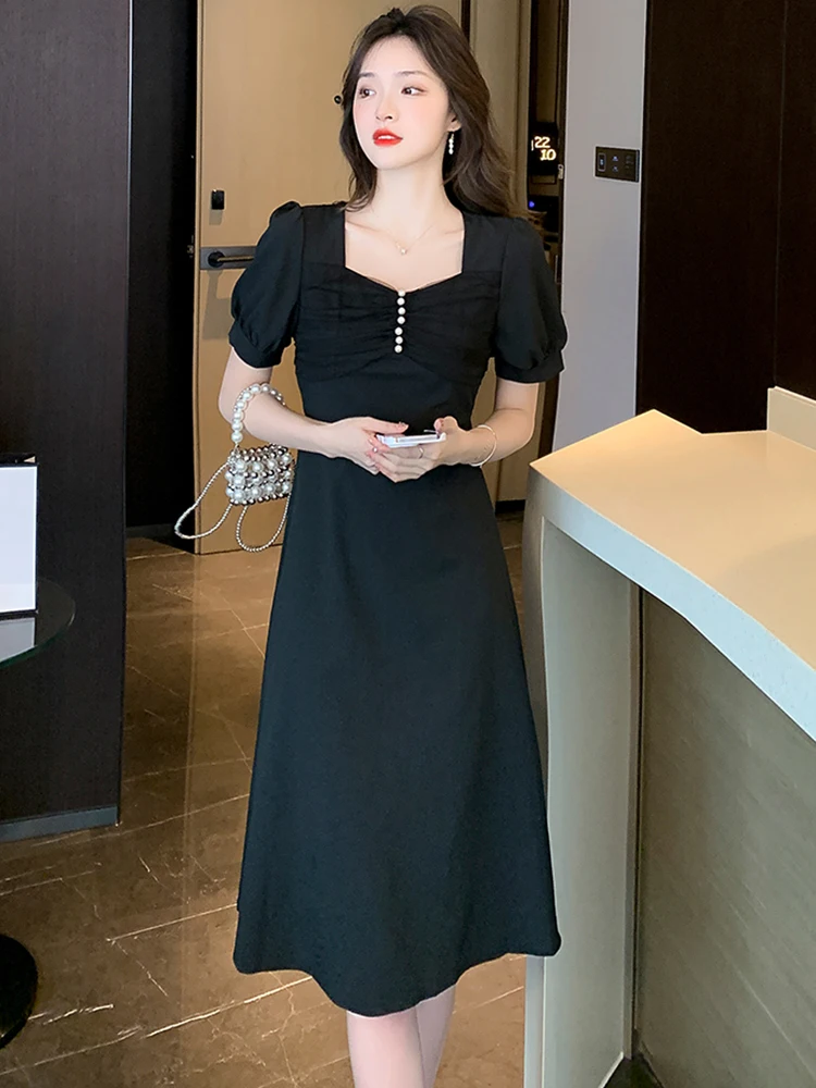 Женское офисное платье средней длины черное элегантное белое с квадратным