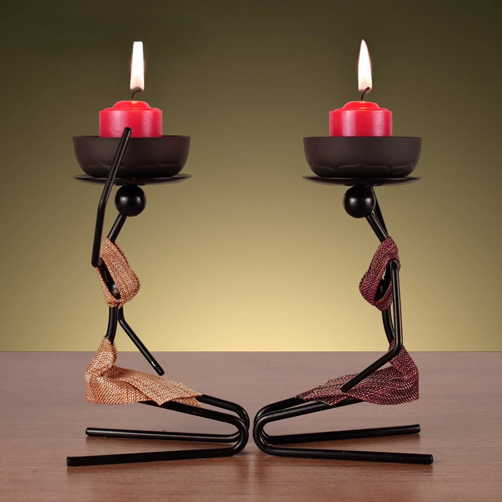 

Creative Iron Man Ornaments Kneeling Posture Girl Candlestick Ornaments Table Candlelight Dinner Props Candelabro Hogar Moderno